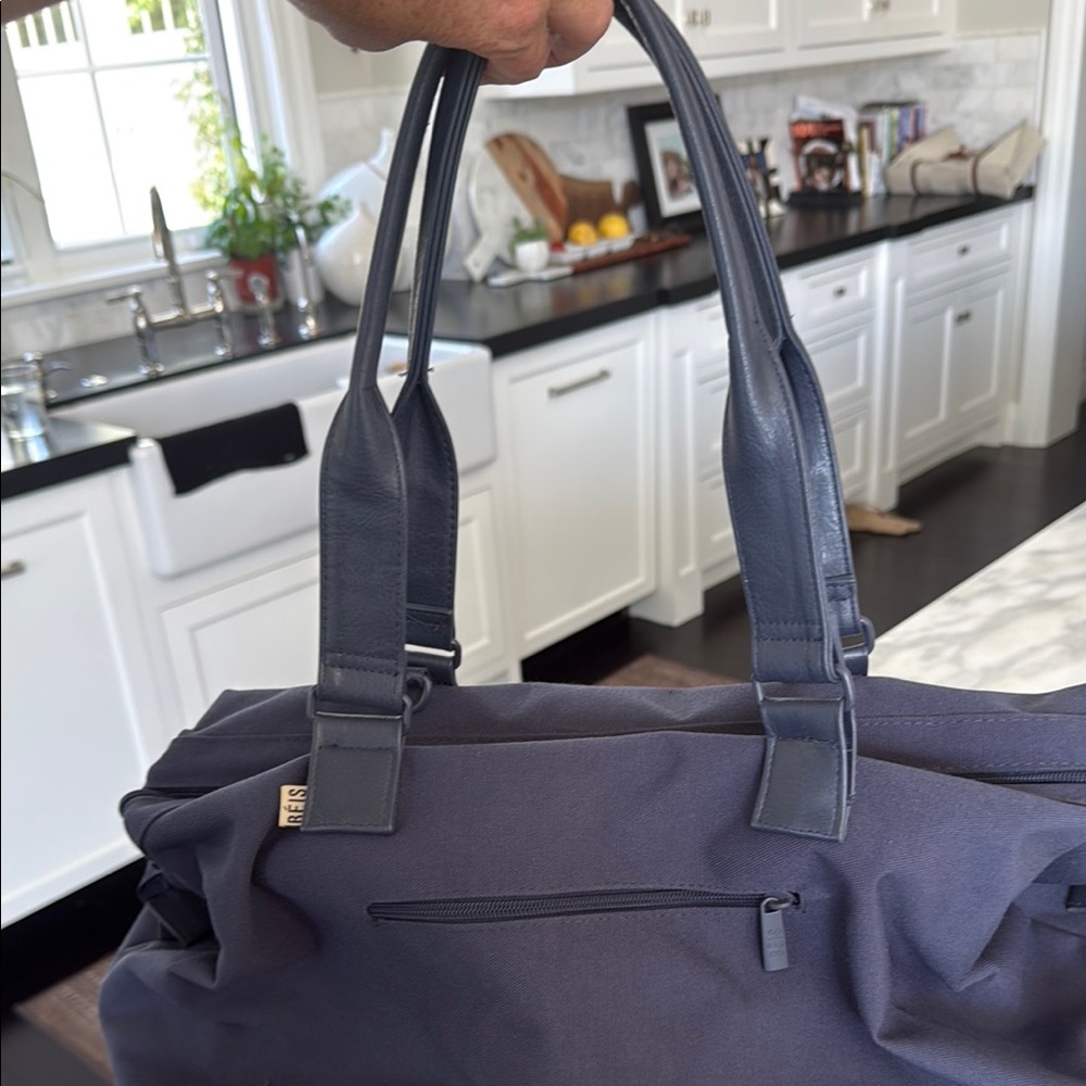 Stylish Navy Blue Beis full size bag - Picture 2 of 3